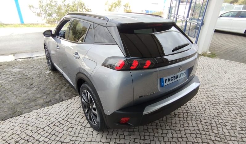 Peugeot e-2008 completo