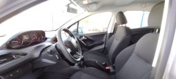 Peugeot 208 completo