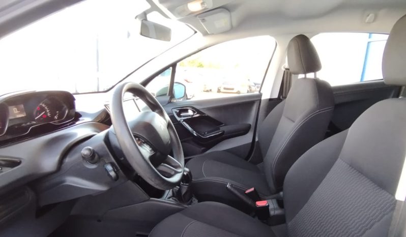 Peugeot 208 completo