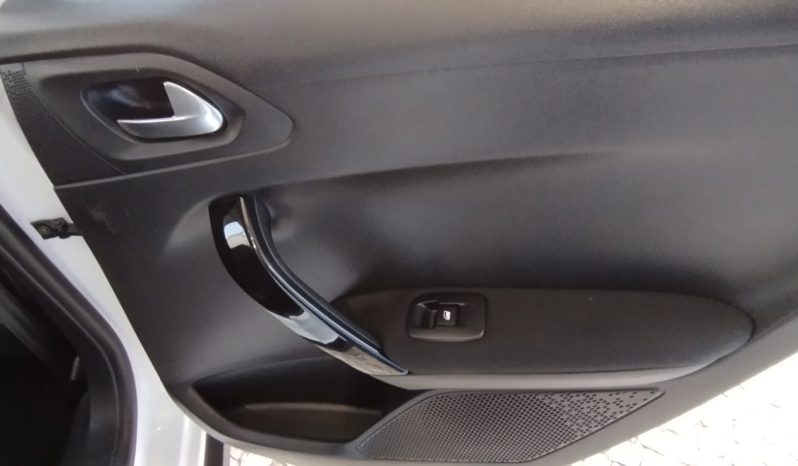 Peugeot 2008 completo