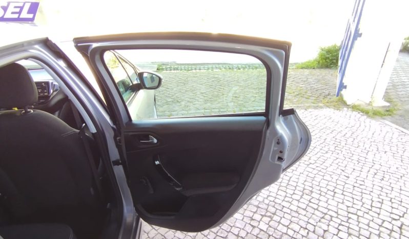 Peugeot 208 completo