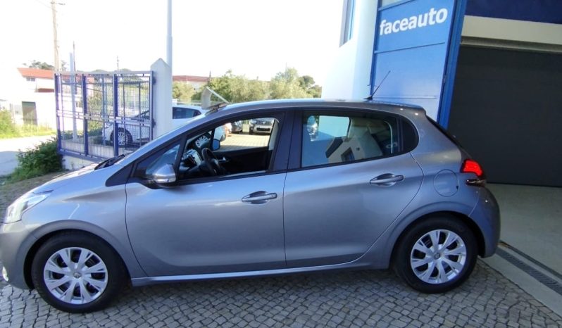 Peugeot 208 completo