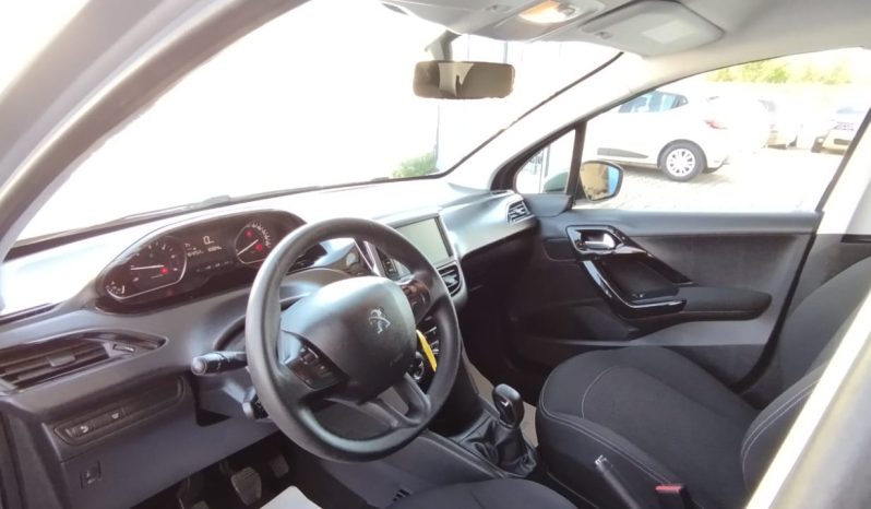 Peugeot 208 completo