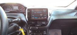 Peugeot 208 completo