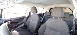 Peugeot 208 completo