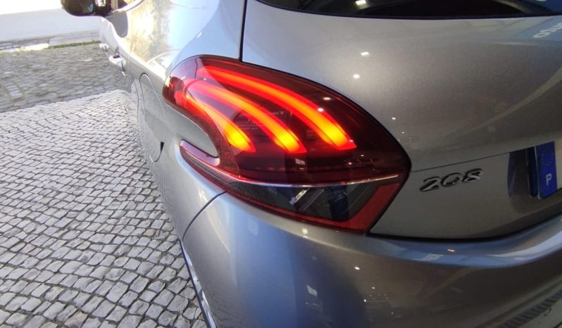 Peugeot 208 completo