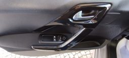Peugeot 208 completo
