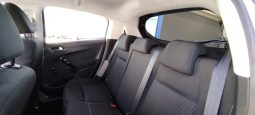 Peugeot 208 completo