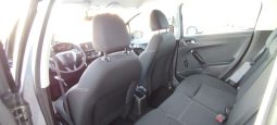 Peugeot 208 completo