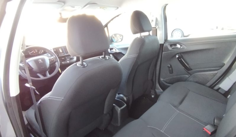Peugeot 208 completo