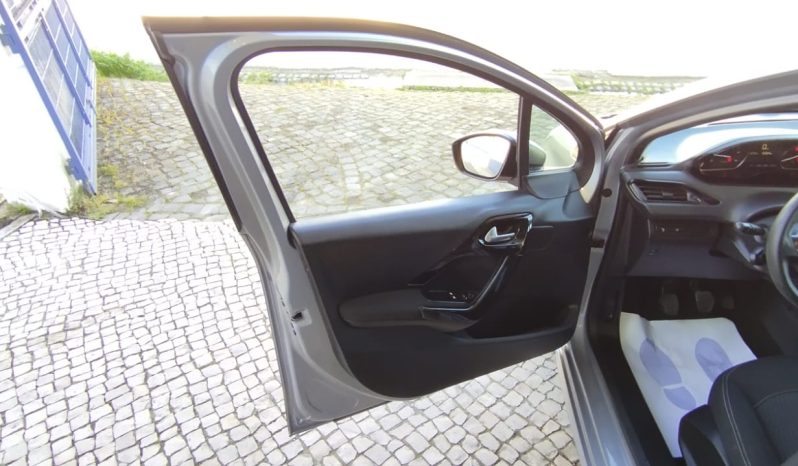 Peugeot 208 completo