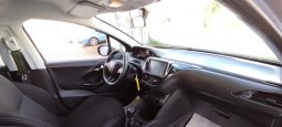 Peugeot 208 completo