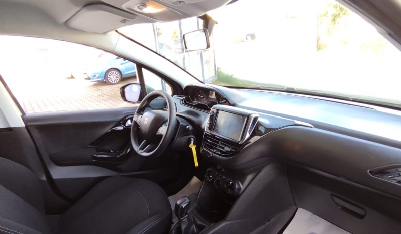 Peugeot 208 completo