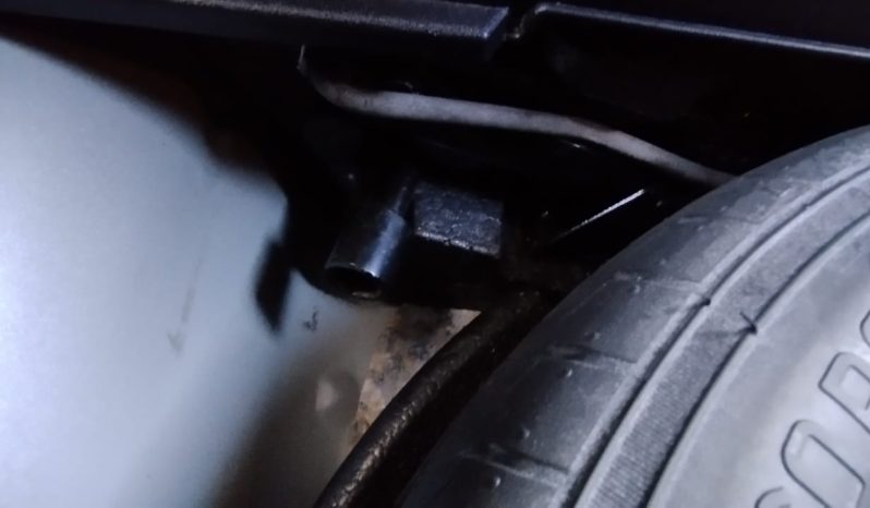 Peugeot 208 completo