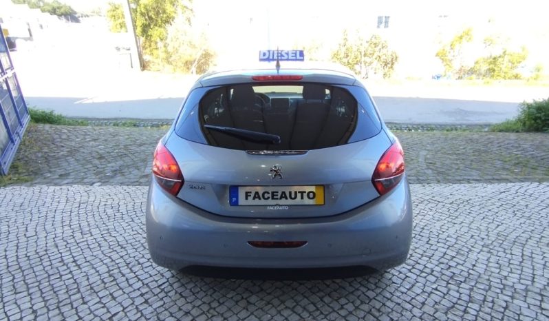Peugeot 208 completo