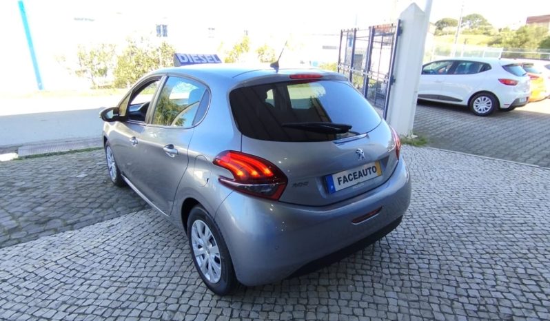 Peugeot 208 completo