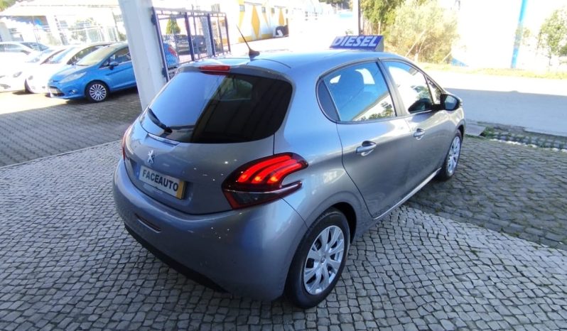 Peugeot 208 completo