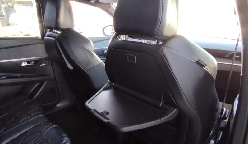 Peugeot 5008 completo