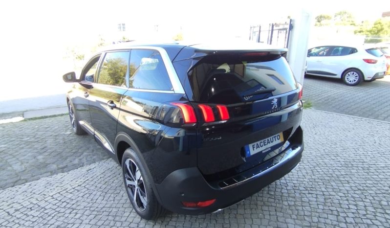Peugeot 5008 completo