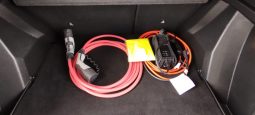 Peugeot e-2008 completo