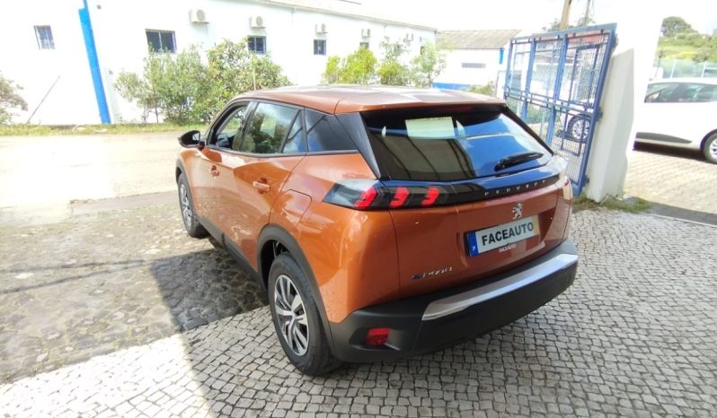 Peugeot e-2008 completo