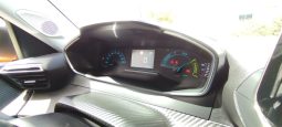 Peugeot e-2008 completo