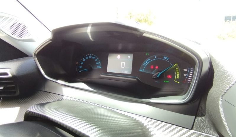 Peugeot e-2008 completo