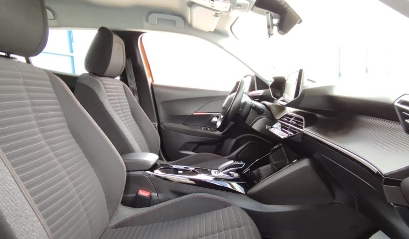 Peugeot e-2008 completo