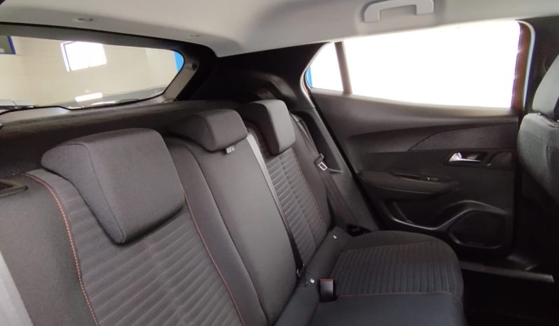 Peugeot e-2008 completo