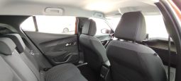 Peugeot e-2008 completo