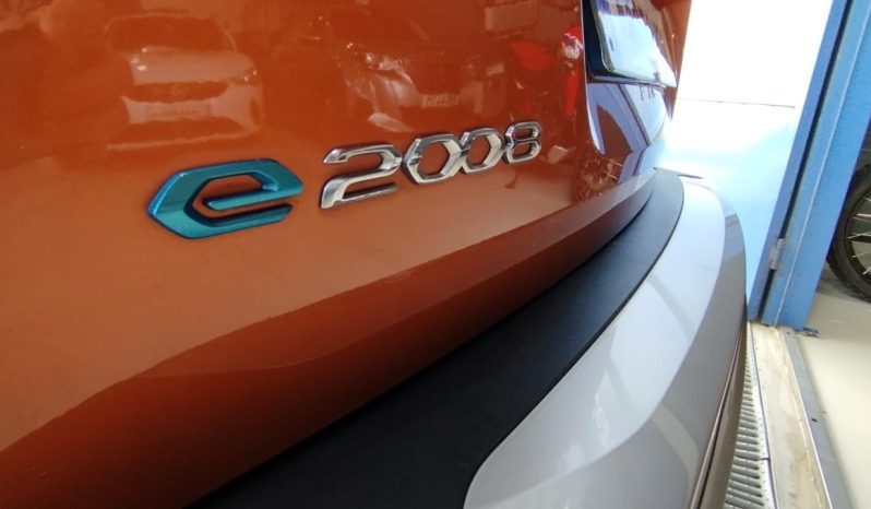 Peugeot e-2008 completo