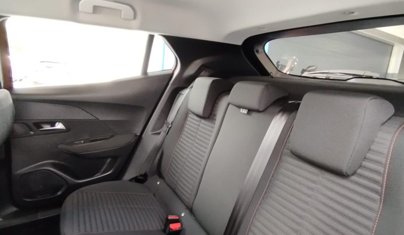 Peugeot e-2008 completo