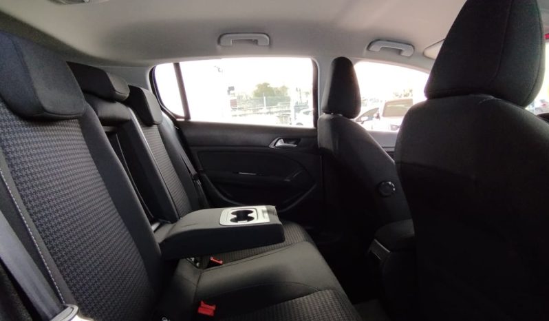 Peugeot 308 completo