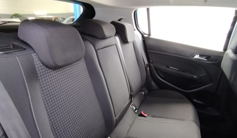 Peugeot 308 completo