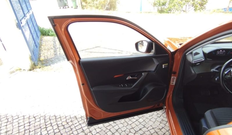 Peugeot e-2008 completo