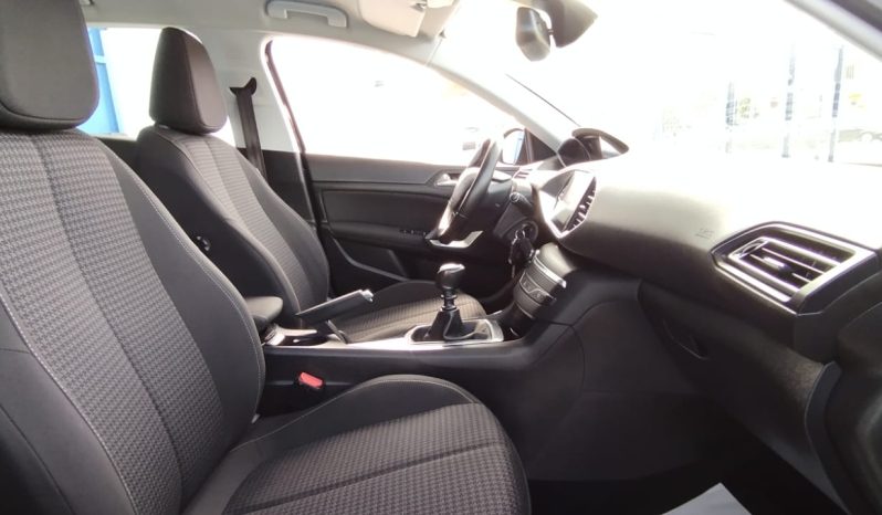 Peugeot 308 completo