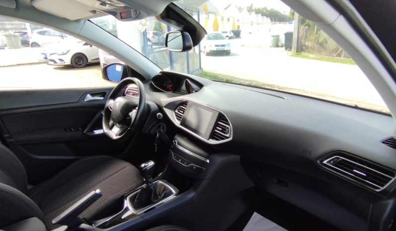 Peugeot 308 completo