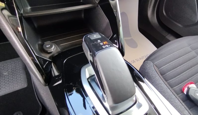 Peugeot e-2008 completo