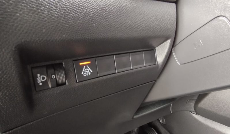 Peugeot e-2008 completo
