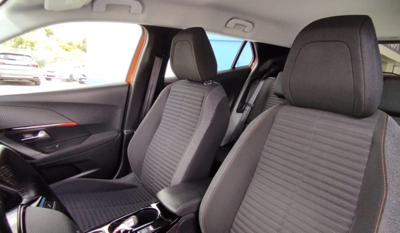Peugeot e-2008 completo