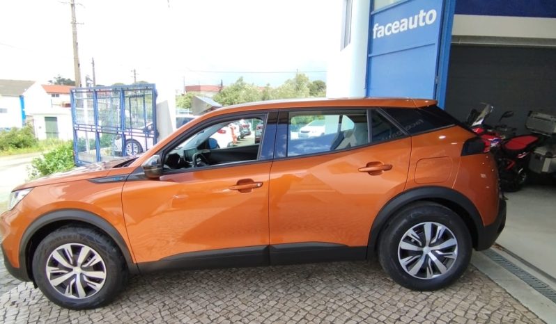 Peugeot e-2008 completo