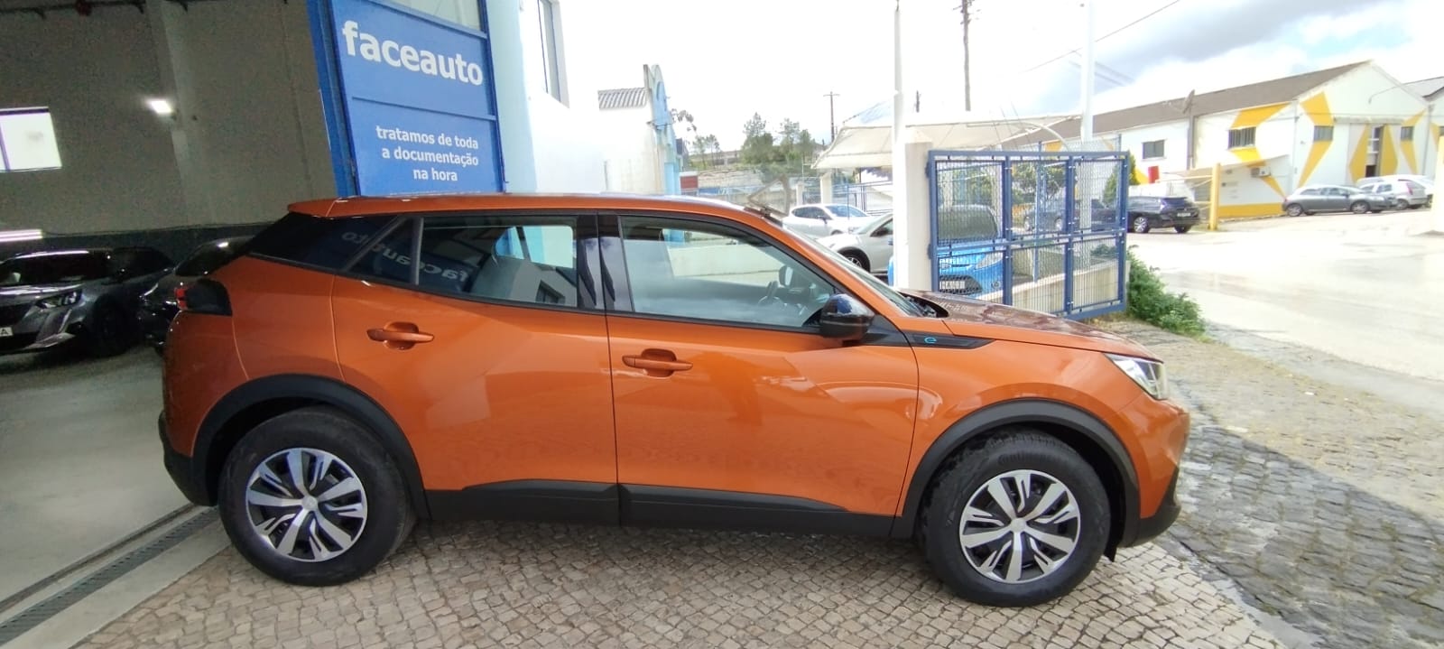 Peugeot e-2008