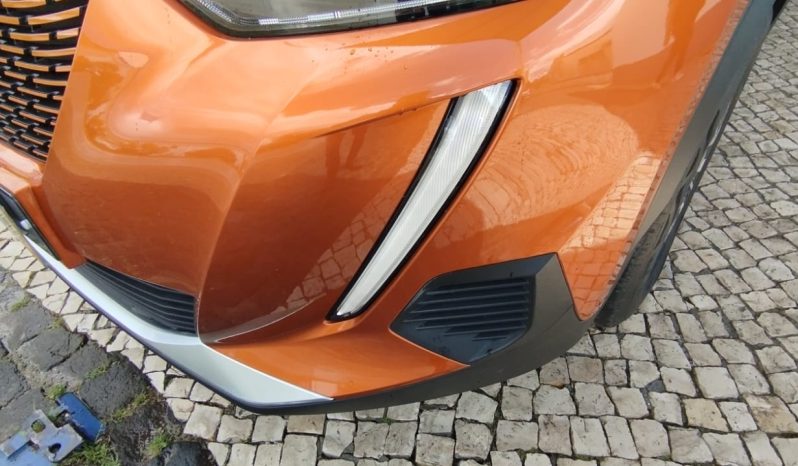 Peugeot e-2008 completo