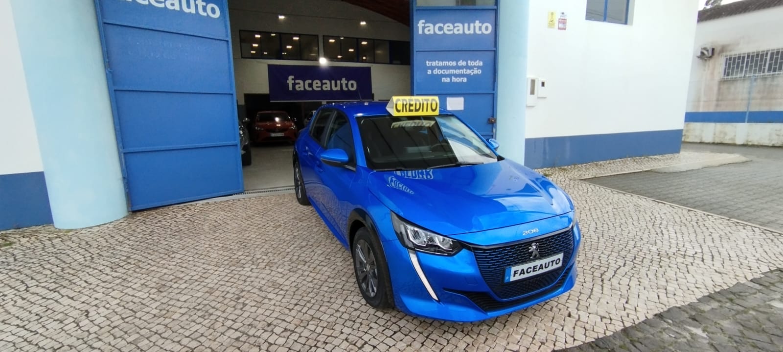 Peugeot e-208