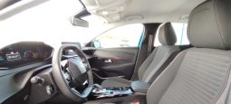 Peugeot e-208 completo