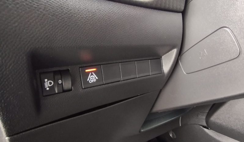 Peugeot e-208 completo