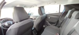 Peugeot e-208 completo