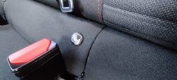 Peugeot e-208 completo