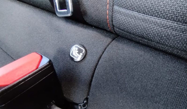 Peugeot e-208 completo