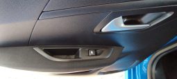 Peugeot e-208 completo